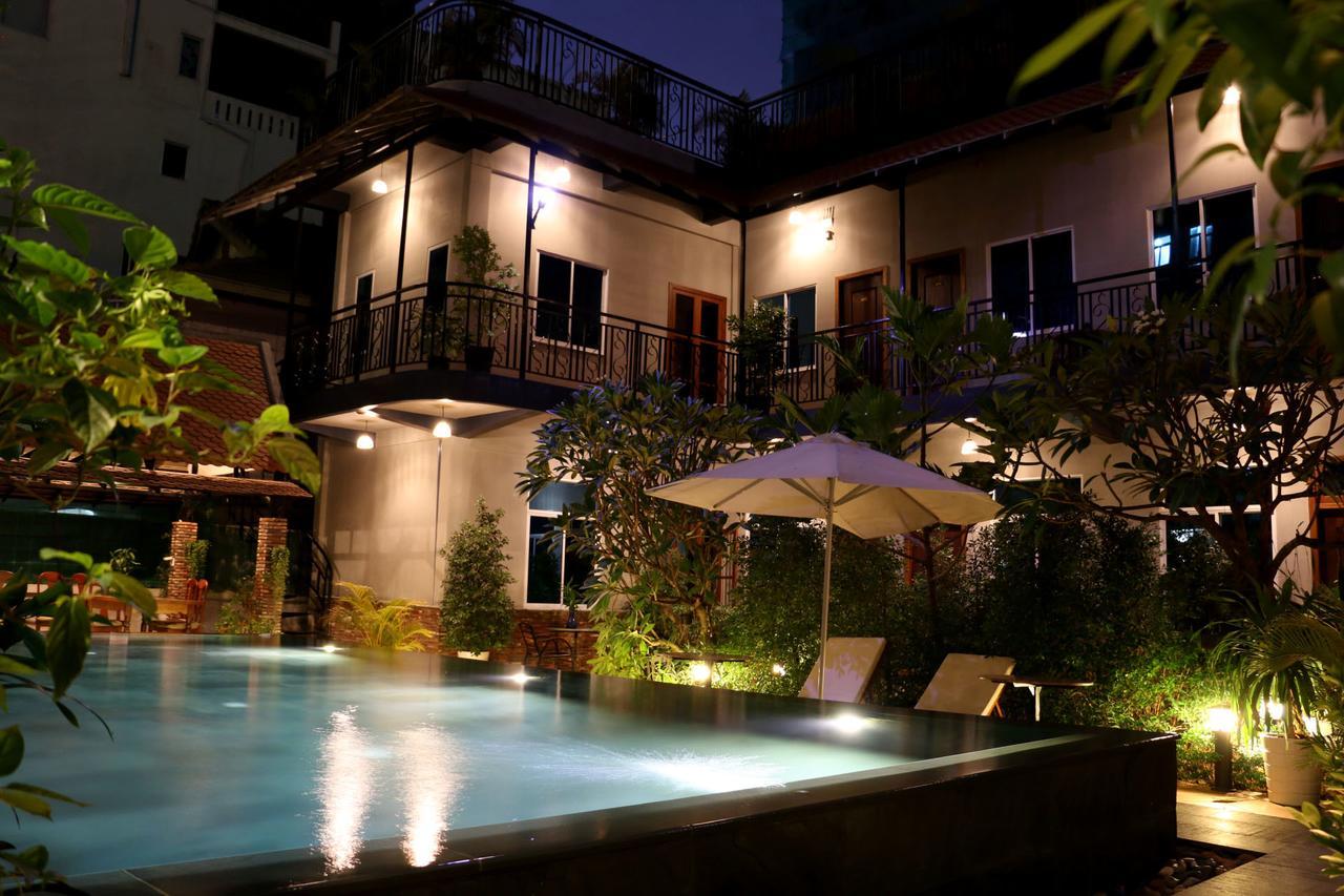 Corner9 Bassac Boutique Hotel Phnom Penh Bagian luar foto