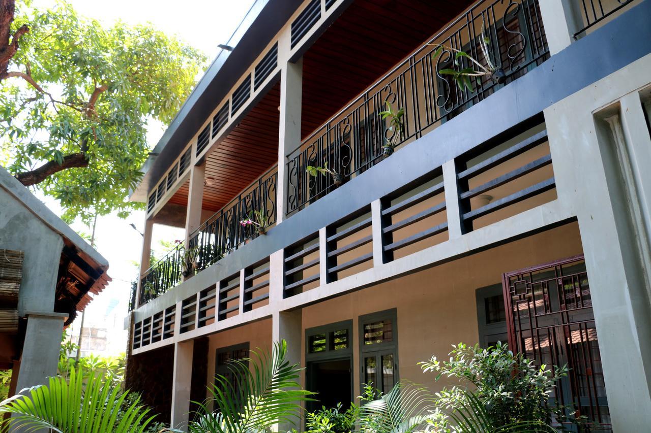 Corner9 Bassac Boutique Hotel Phnom Penh Bagian luar foto
