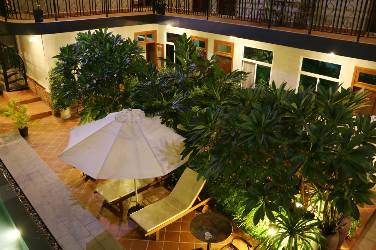 Corner9 Bassac Boutique Hotel Phnom Penh Bagian luar foto